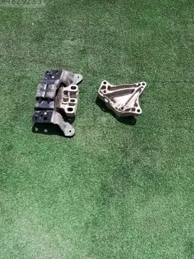 Volkswagen Golf Motor Takozu & Kulağı çıkma parça