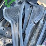 Volkswagen Golf Orijinal Çıkma Ön Cam Izgarası