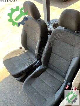 Volkswagen Golf Ön Koltuk çıkma parça