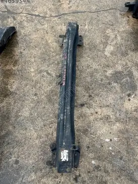 Volkswagen Scirocco Ön Tampon Demiri çıkma parça