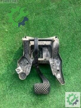 Volkswagen Touareg Pedal çıkma parça