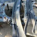 Volkswagen Transporter Ön Cam Izgarası Çıkma