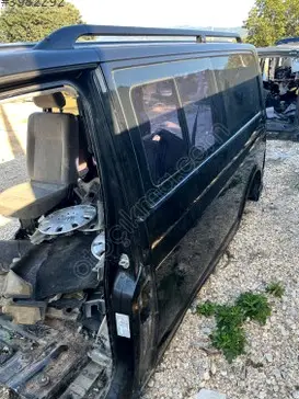 Volkswagen Transporter Sol Arka Çamurluk çıkma parça