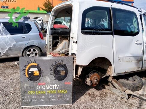 Peugeot Partner Sağ Arka Çamurluk çıkma parça