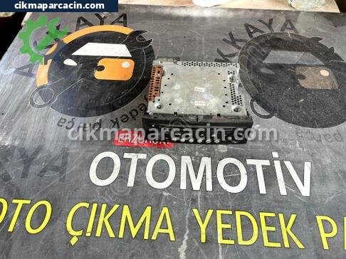 Peugeot Partner Teyp çıkma parça