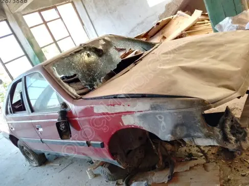 Peugeot 405 Sol Arka Çamurluk çıkma parça
