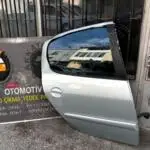 PEUGEOT 206 Az Hasarlı Çıkma Orijinal Sağ Arka Kapı