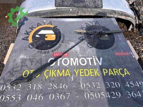 Peugeot 207 Silecek Kolu çıkma parça