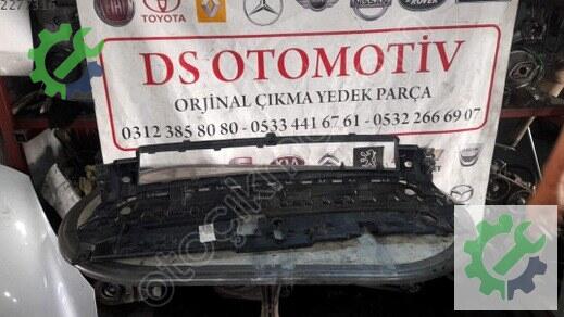 Peugeot 208 Tampon Izgara Çıtası çıkma parça