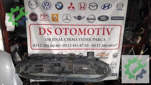 Peugeot 208 Tampon Izgara Çıtası çıkma parça