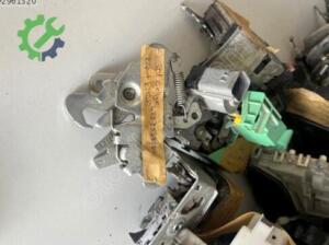 Peugeot 301  kaput kilidi Orj