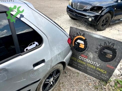 Peugeot 306 Sol Arka Çamurluk çıkma parça