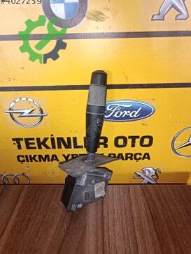 Peugeot 405 Silecek Kolu çıkma parça