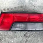 Peugeot 405 stop lambası komple duyulu sağ