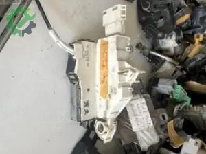 Peugeot 407 sol ön kapı kilidi
