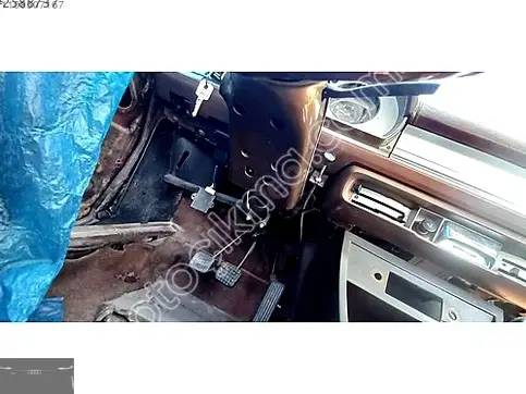 Peugeot 504 Torpido çıkma parça