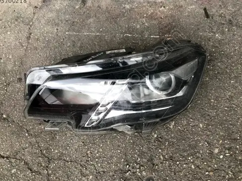 Peugeot Rifter Sol Ön Far çıkma parça
