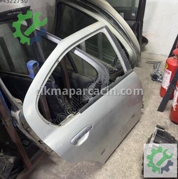 Nissan Primera Sağ Arka Kapı çıkma parça