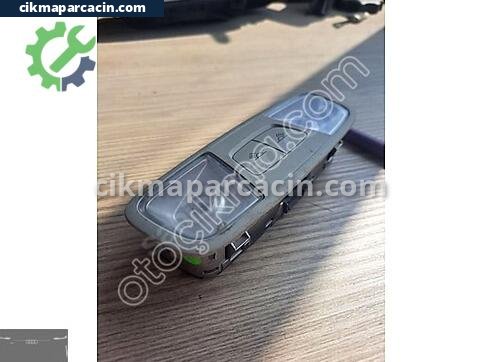 Audi Q3 Arka Tavan Lambası çıkma parça