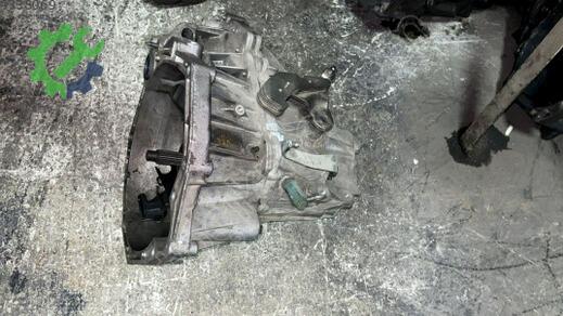 Nissan Qashqai Manuel Şanzıman 7701700587 çıkma parça