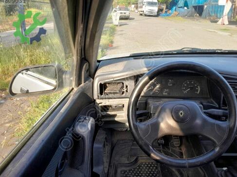 Renault R 19 Torpido çıkma parça