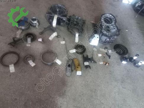 Renault Clio Otomatik Şanzıman 1997---1998 çıkma parça
