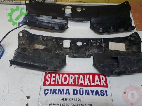Renault Clio Ön Panjur 8200 çıkma parça