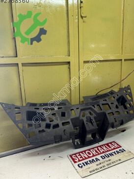 Renault Clio Ön Panjur 019368 çıkma parça