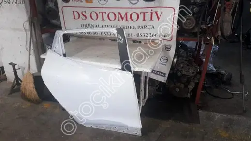 Renault Clio Sağ Arka Kapı çıkma parça