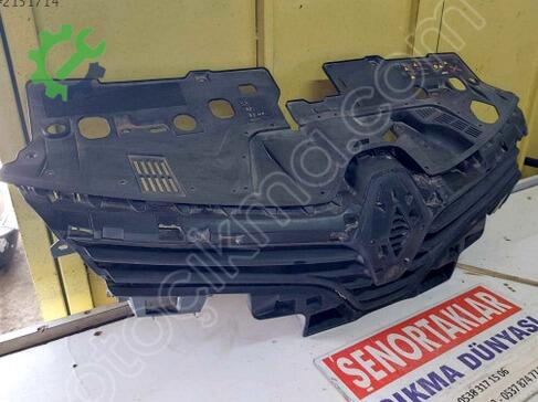 Renault Clio Ön Panjur 622562901R çıkma parça