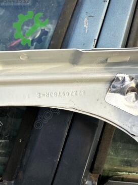 Renault Clio Sağ Arka Kapı 822769783R çıkma parça