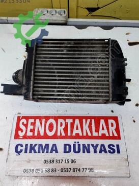Renault Clio Intercooler Radyatörü 14496 çıkma parça