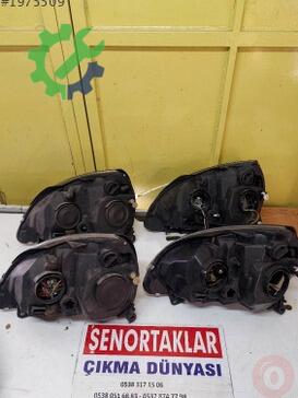 Renault Clio Sağ Ön Far 7701057658 çıkma parça