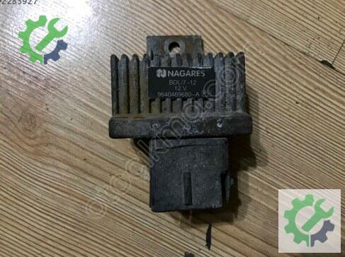 Renault Clio Röle 9640469680 çıkma parça