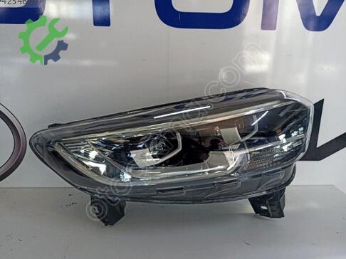 Renault Kadjar Sağ Ön Far çıkma parça