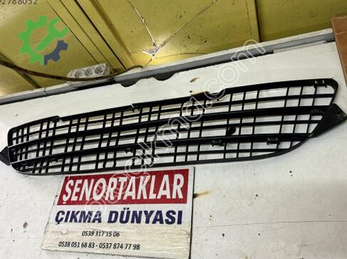 Renault Kangoo Tampon Izgarası 8200616137 çıkma parça