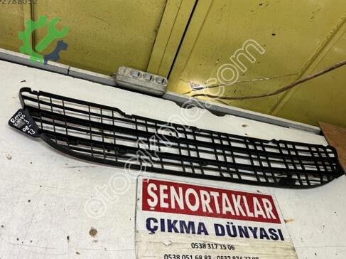 Renault Kangoo Tampon Izgarası 8200616137 çıkma parça