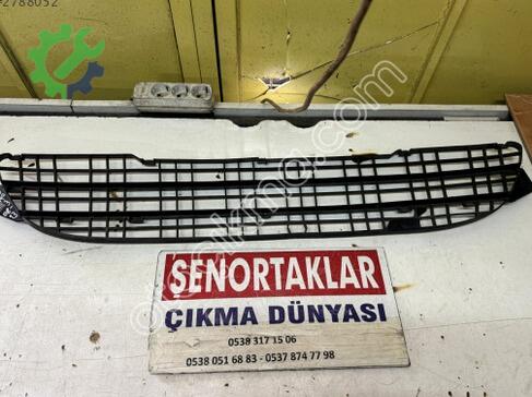 Renault Kangoo Tampon Izgarası 8200616137 çıkma parça