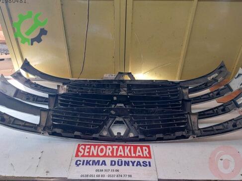 Renault Kangoo Ön Panjur 820033120 çıkma parça