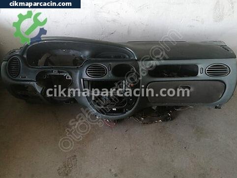 Renault Megane Torpido çıkma parça