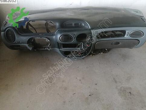Renault Megane Torpido çıkma parça