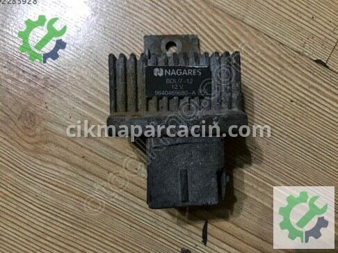 Renault Megane Röle 9640469680 çıkma parça