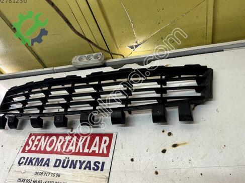 Renault Megane Tampon Izgarası 8200412379 çıkma parça