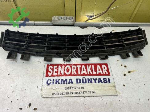 Renault Megane Tampon Izgarası 8200412379 çıkma parça