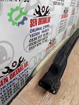 Renault Megane Arka Tampon Demiri 8200526963 çıkma parça