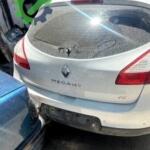 Renault megane 3 beyaz bagaj kapağı