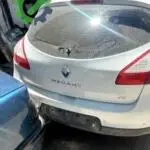 Renault megane 3 beyaz bagaj kapağı