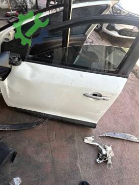 Renault Megane Sağ Ön Kapı çıkma parça