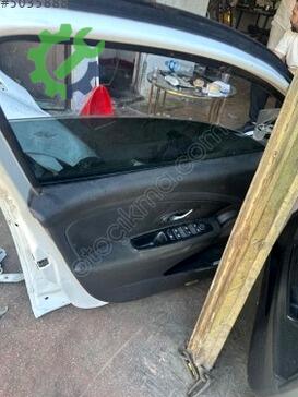 Renault Megane Sağ Ön Kapı çıkma parça