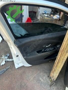Renault Megane Sol Ön Kapı çıkma parça